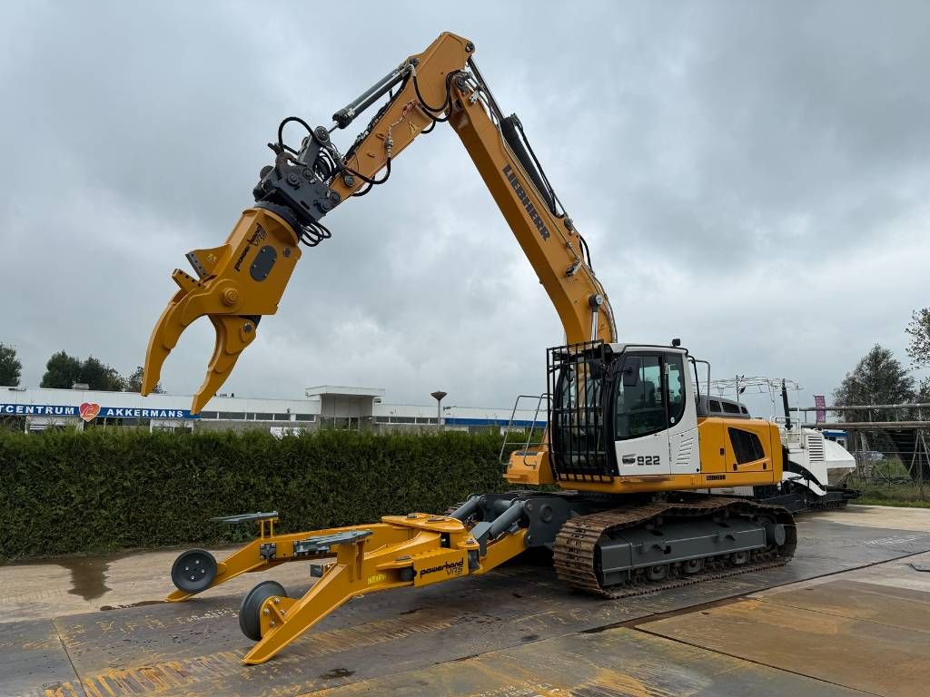 Liebherr R922 LC