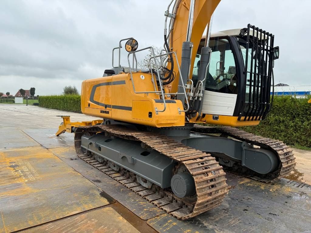 Liebherr R922 LC