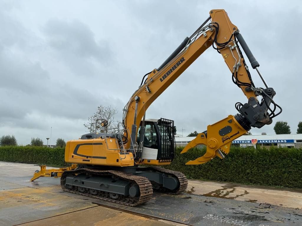 Liebherr R922 LC