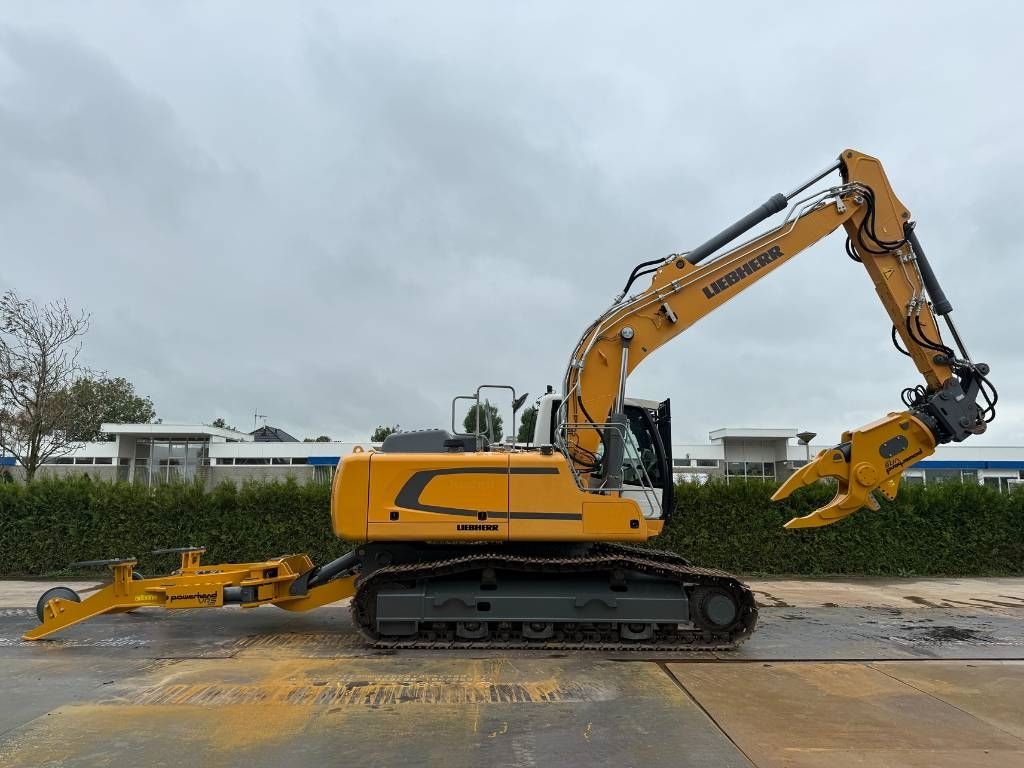 Liebherr R922 LC