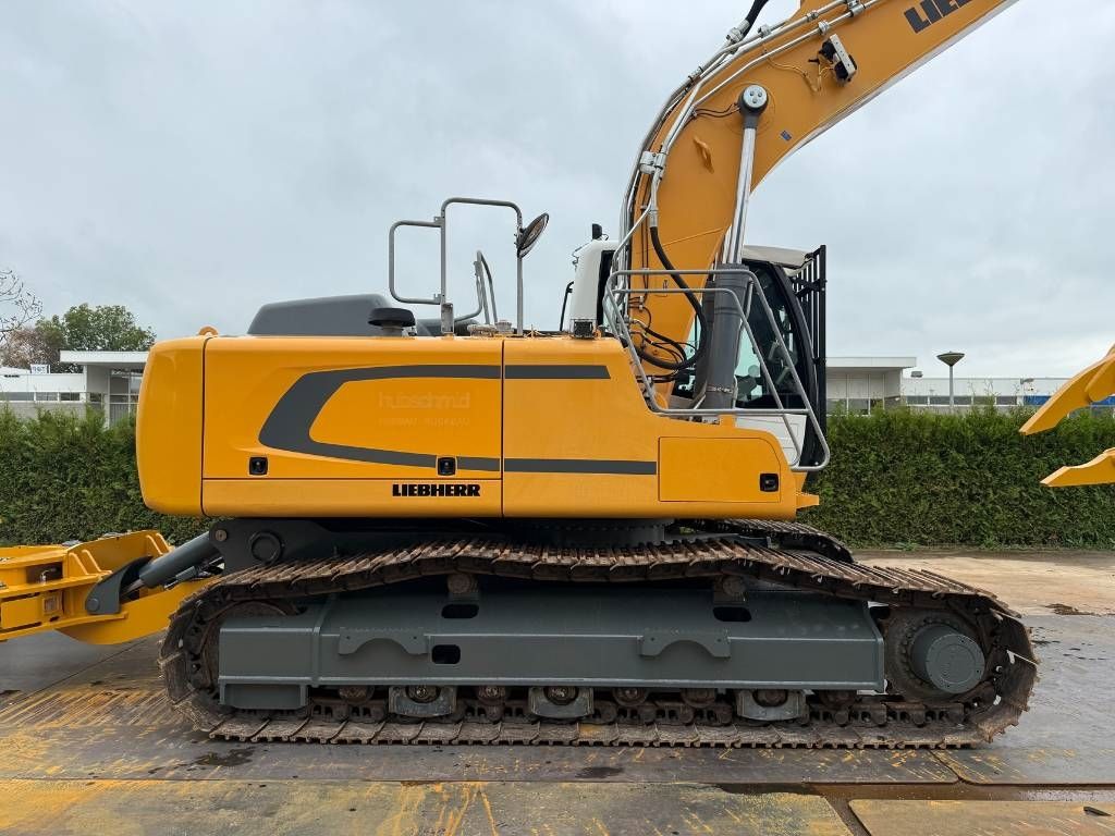 Liebherr R922 LC