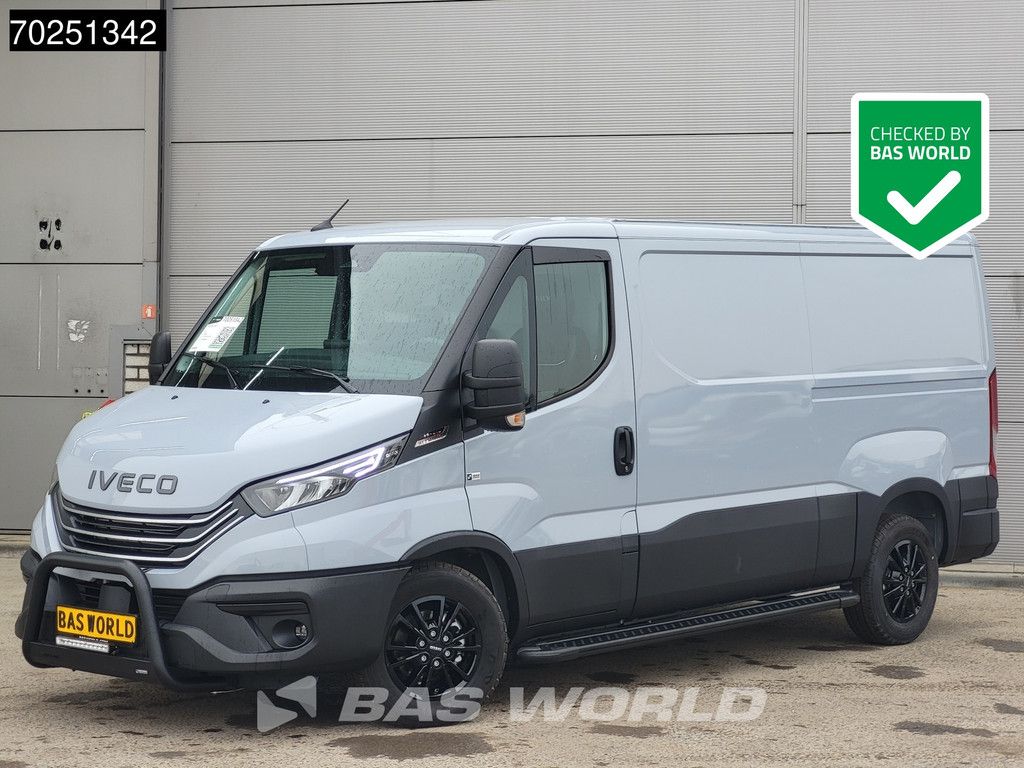 Iveco Daily 35S21 3.0L Black Edition Automaat L2H1 210PK Laag Dak 2025-Model 3,5t Trekhaak ACC Navi LED Camera Parkeersensoren Euro6 L2 8m3 A/C Towbar
