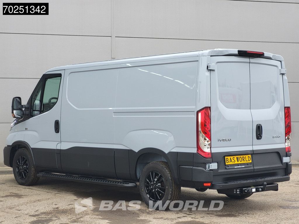 Iveco Daily 35S21 3.0L Black Edition Automaat L2H1 210PK Laag Dak 2025-Model 3,5t Trekhaak ACC Navi LED Camera Parkeersensoren Euro6 L2 8m3 A/C Towbar