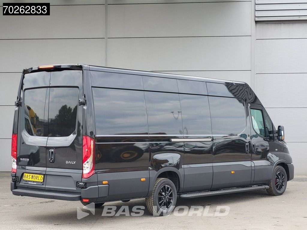 Iveco Daily 35S21 3.0L Automaat Black Edition 210PK L3H2 2025-Model 3,5t Trekvermogen ACC LED CarPlay Camera Parkeersensoren Velgen 16m3 Euro6 L4H2 16m3 Airco