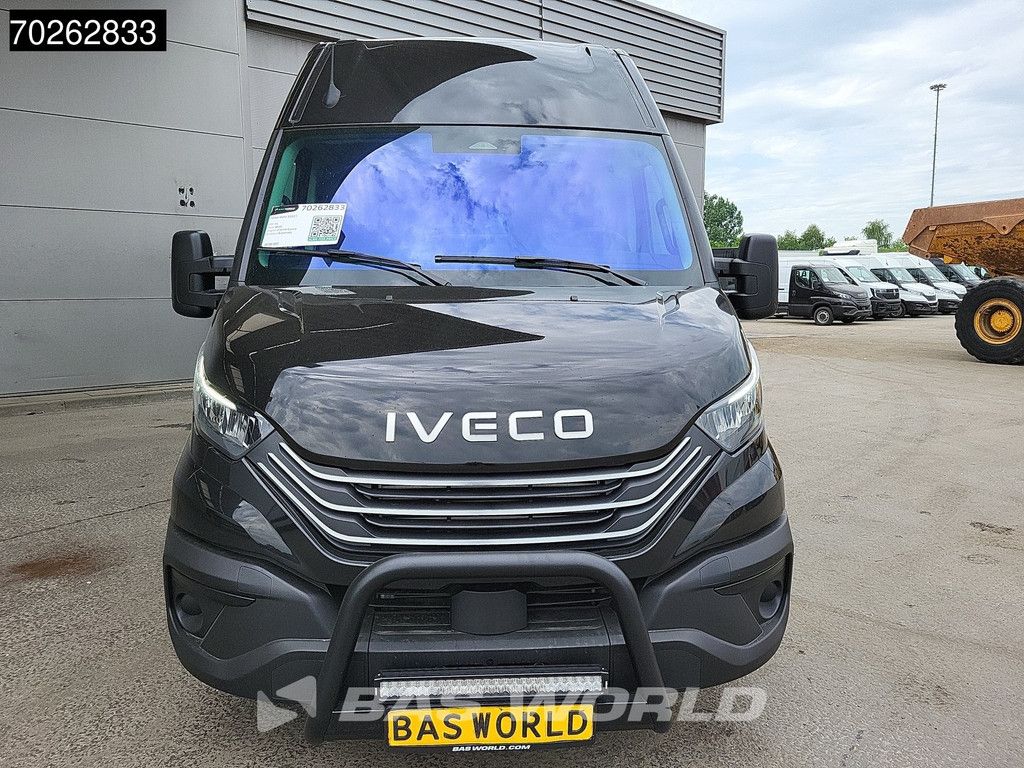 Iveco Daily 35S21 3.0L Automaat Black Edition 210PK L3H2 2025-Model 3,5t Trekvermogen ACC LED CarPlay Camera Parkeersensoren Velgen 16m3 Euro6 L4H2 16m3 Airco