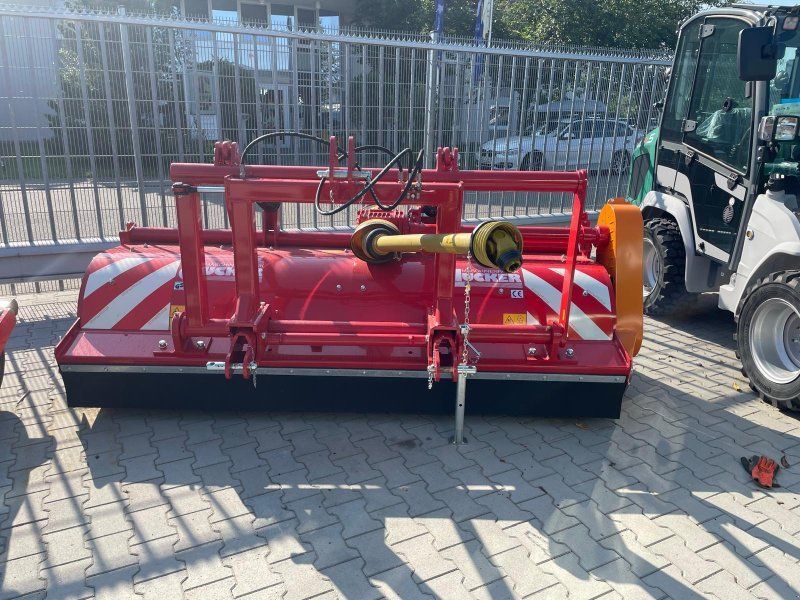 Dücker UM 27