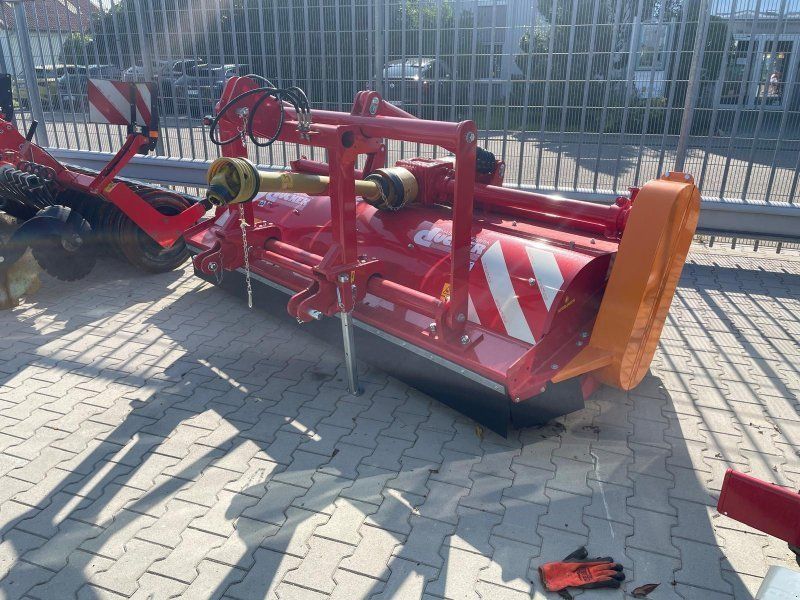 Dücker UM 27