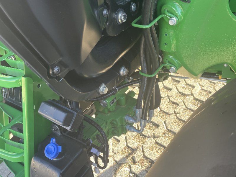 John Deere 6100M