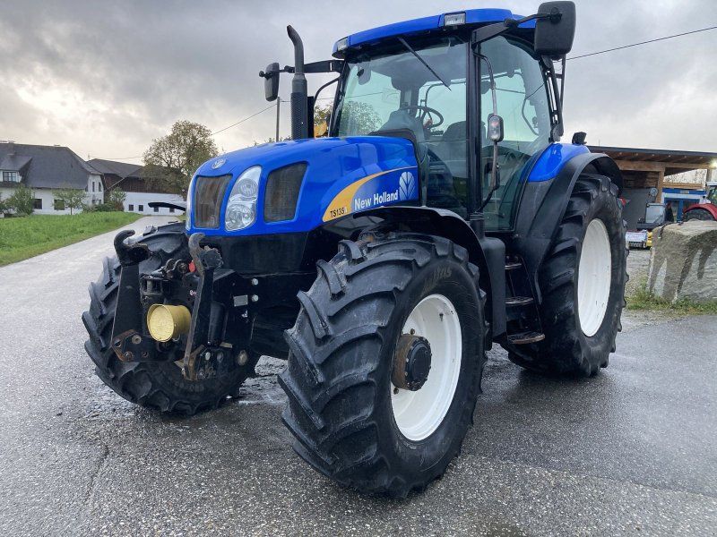 New Holland TS 135