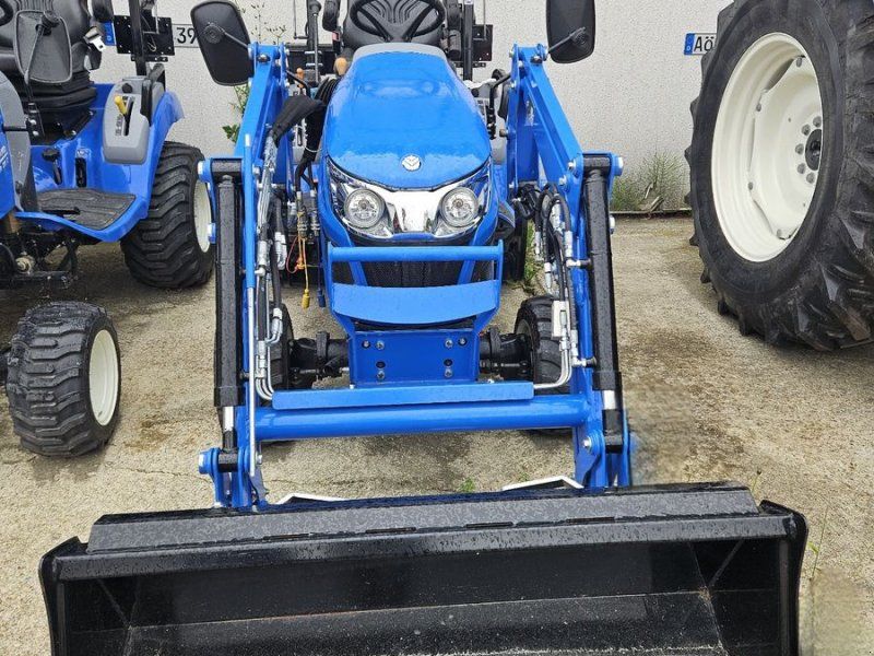 New Holland Boomer 25 C