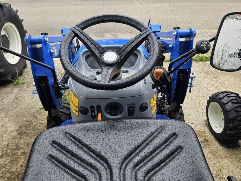 New Holland Boomer 25 C