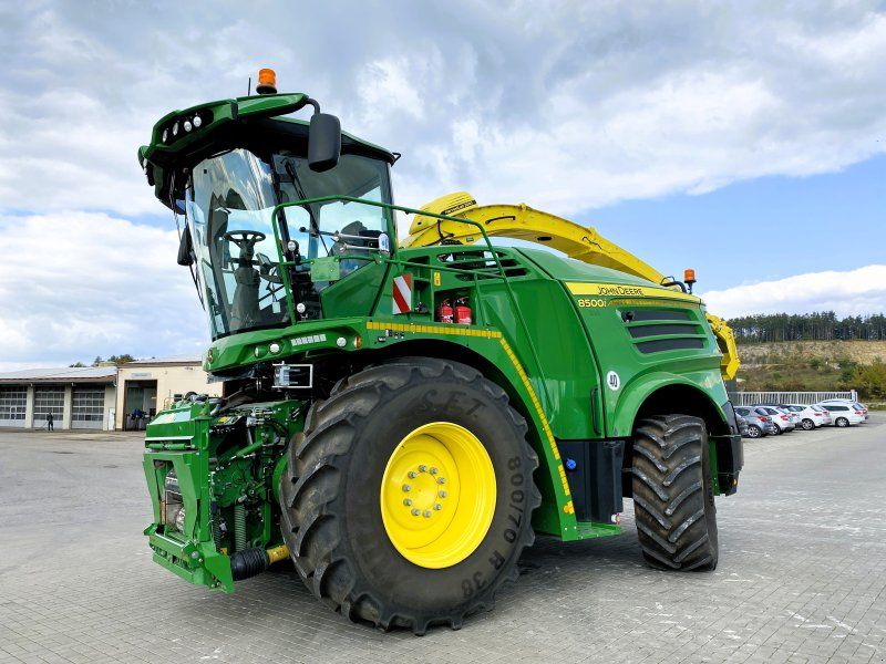 John Deere 8500