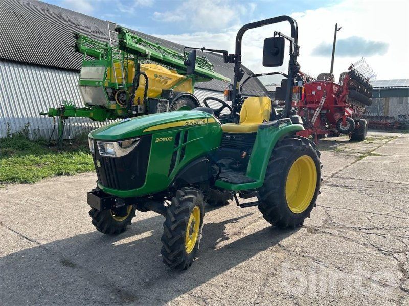 John Deere 3038E