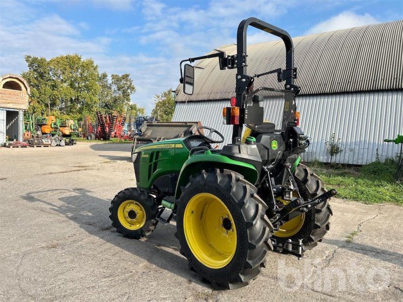 John Deere 3038E