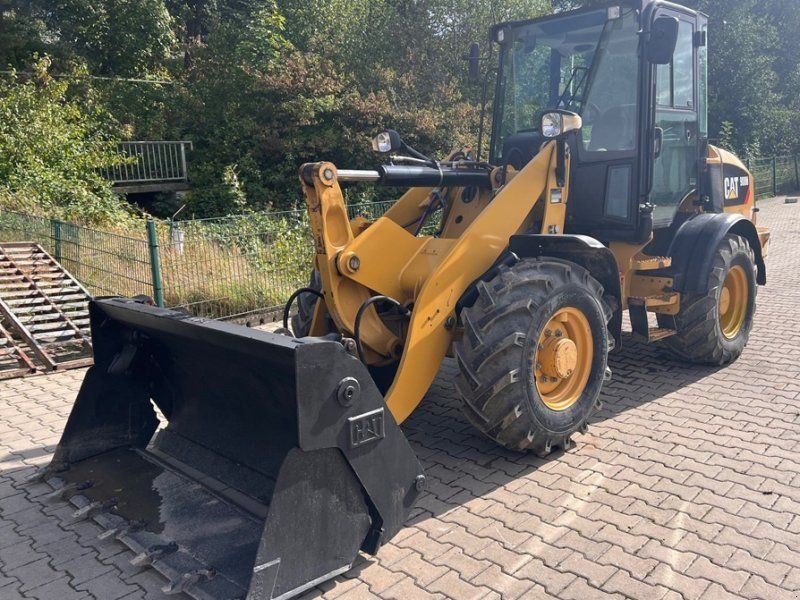 Caterpillar 908M