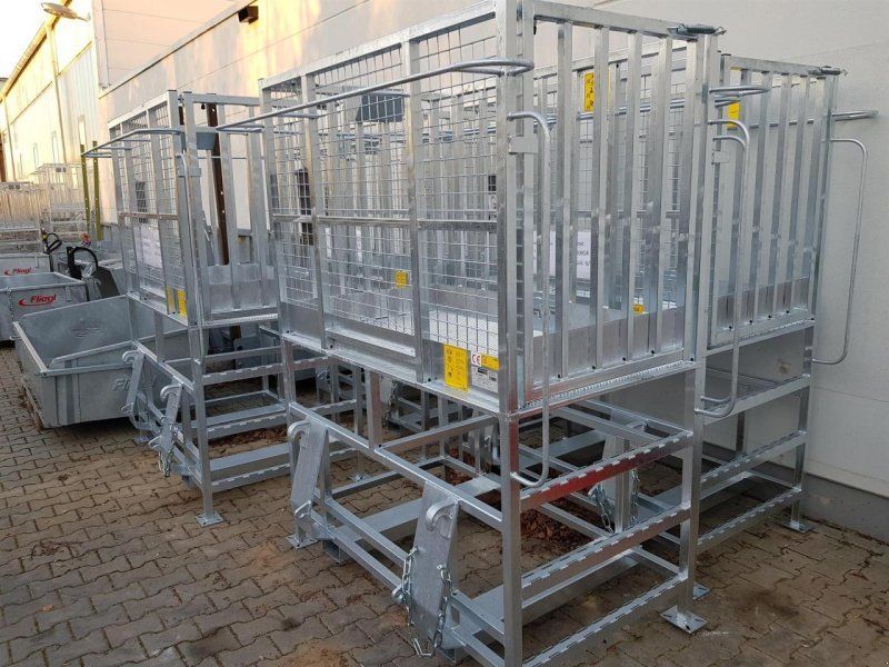 Fliegl Arbeitsbühne hoch zn