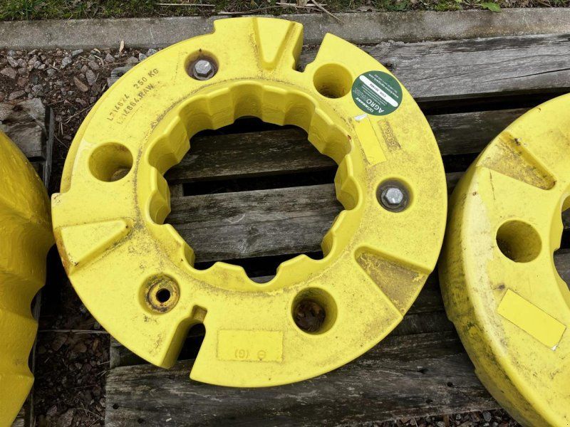 John Deere 2x 250kg