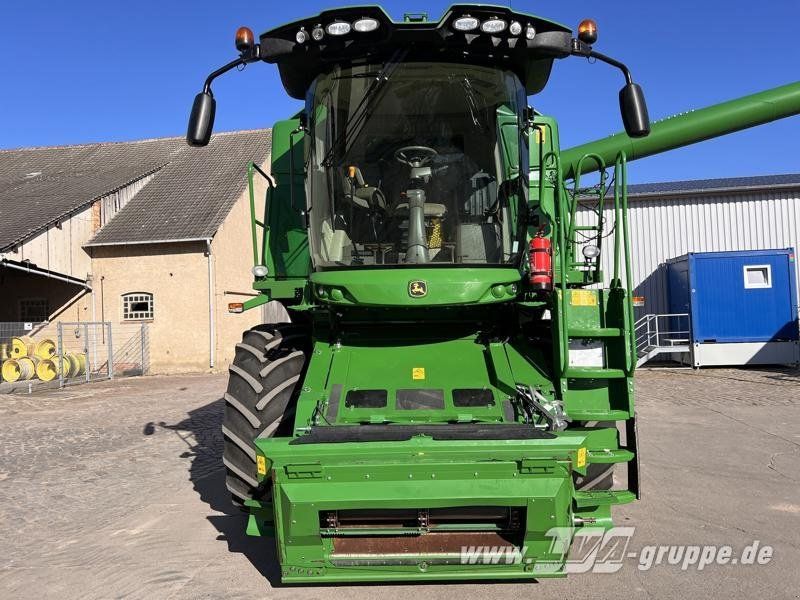 John Deere W550