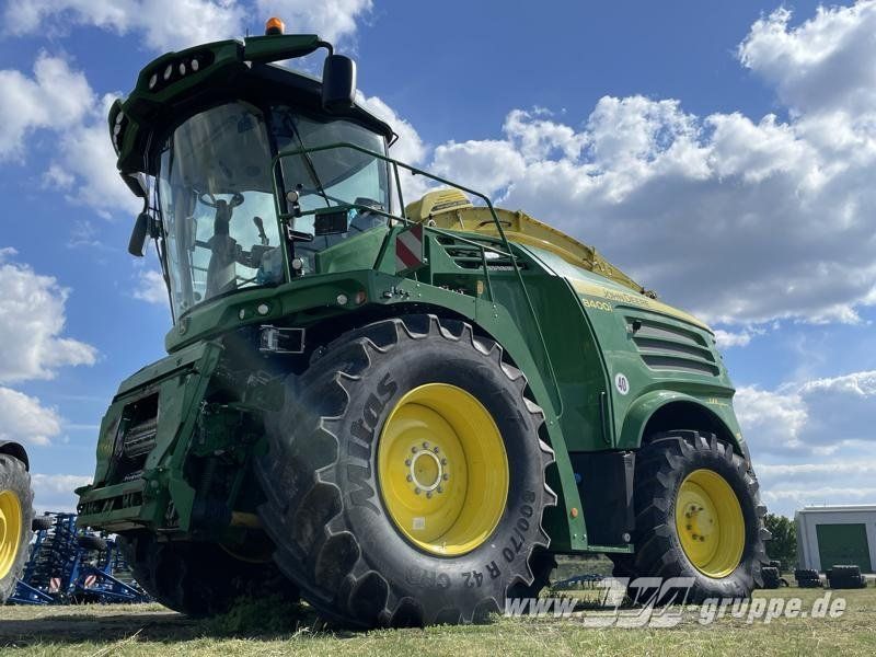 John Deere 8400