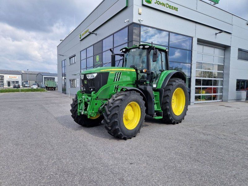 John Deere 6195M
