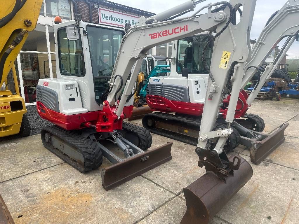Takeuchi TB228 gereserveerd