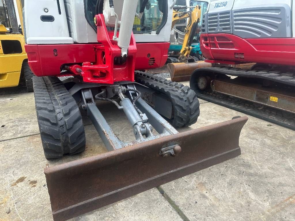 Takeuchi TB228 gereserveerd