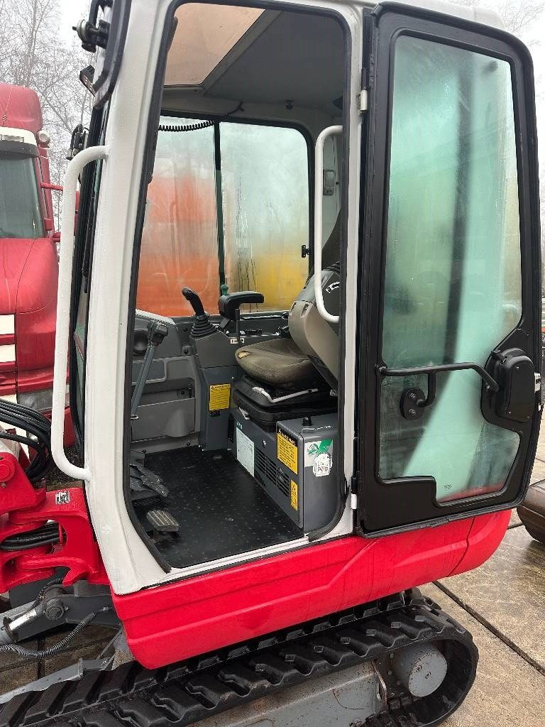 Takeuchi TB228 gereserveerd