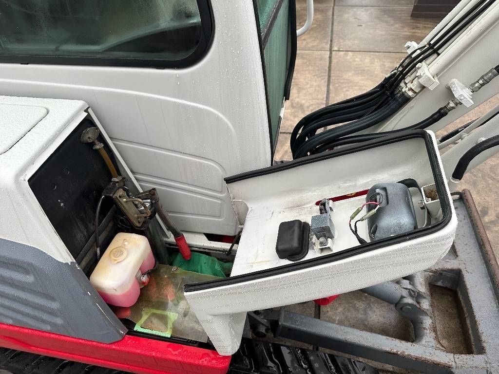 Takeuchi TB228 gereserveerd
