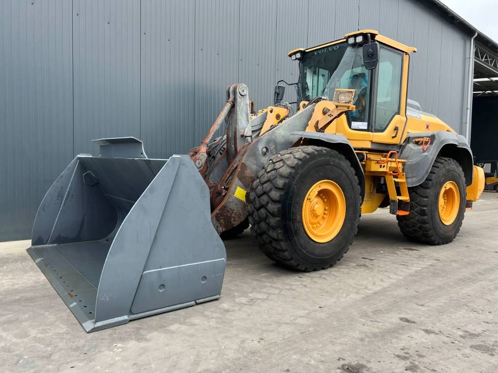 Volvo L120H - 3rd Valve - Weight System