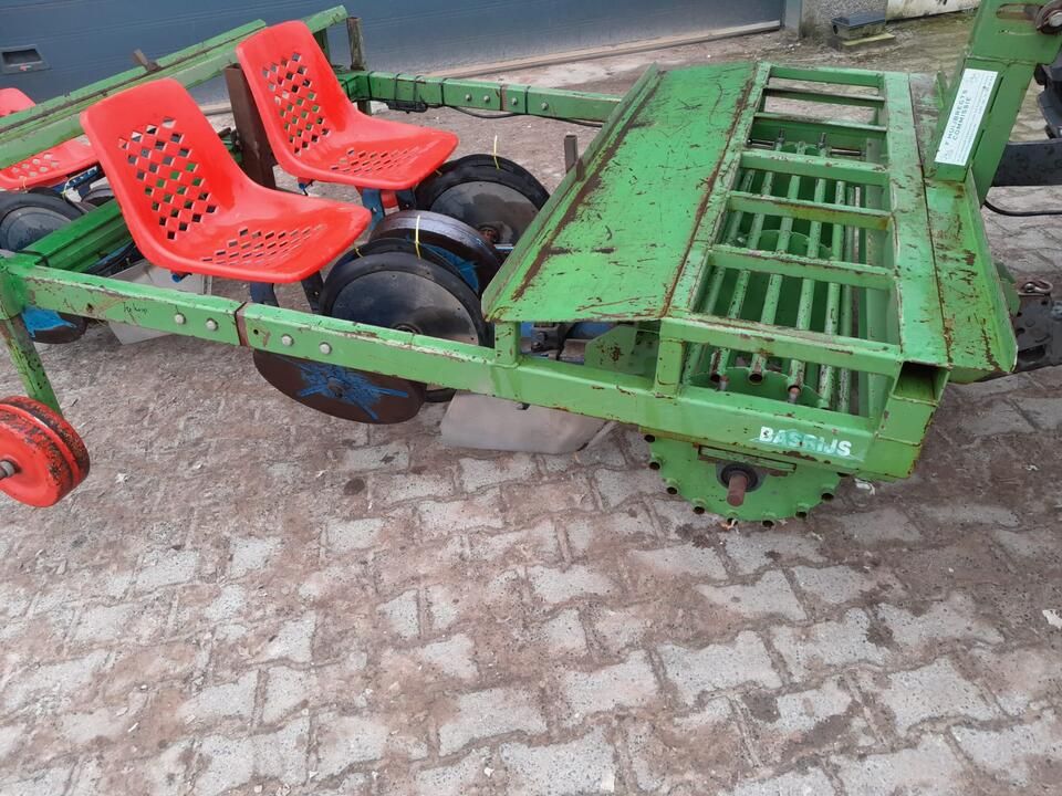 Basrijs aardbeien plant machine 4rij