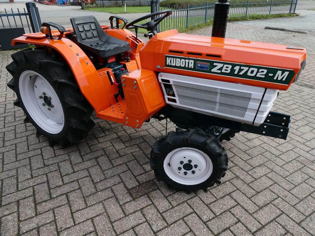 Kubota B1702 4wd / 840 Draaiuren / Superkruip
