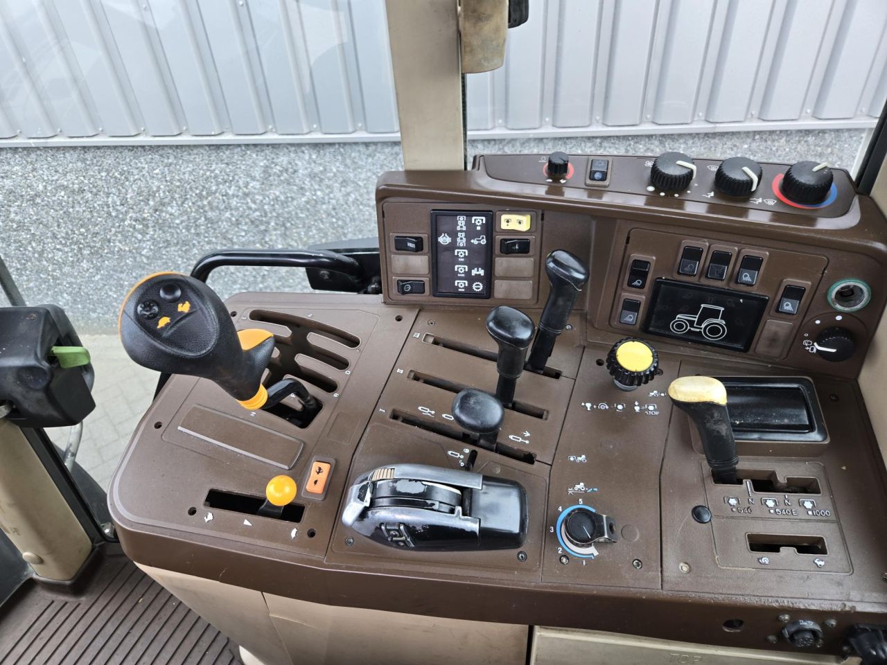 John Deere 6410 Power Quad plus transmissie € 15.000 ex btw