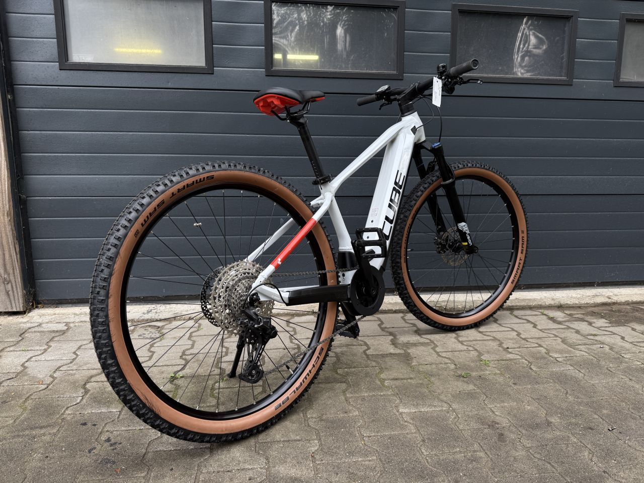 Cube Reaction Hybrid Pro E- MTB - 585km (incl btw en fact.)
