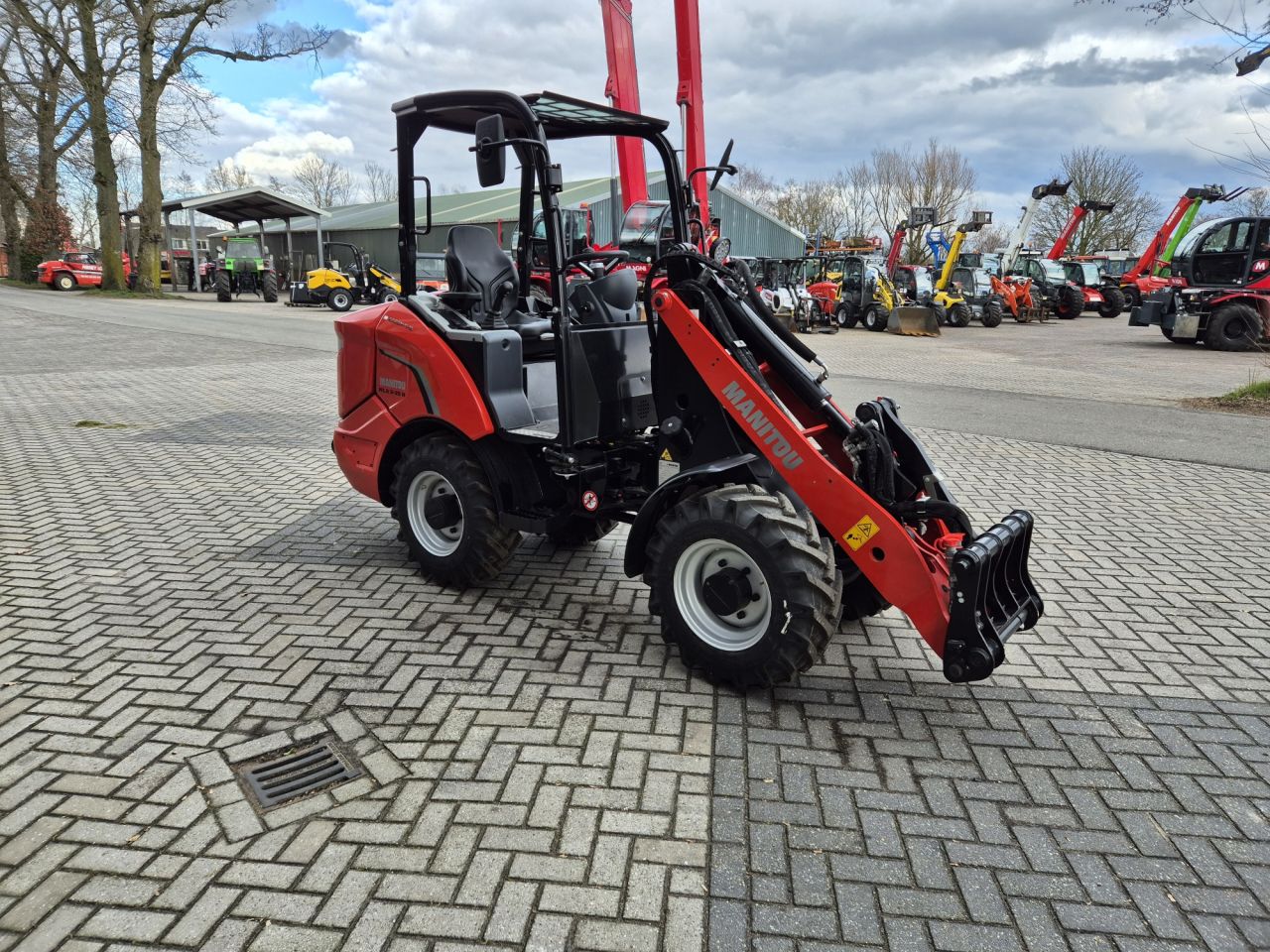 MANITOU MLA 3-25H Minilader mit Gewicht 2605 kgs