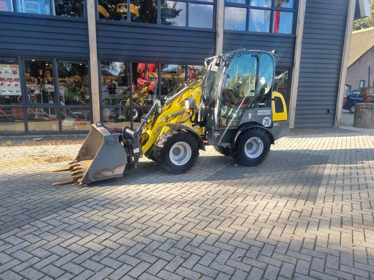 Gebrauchter WACKER WL 25 Minilader mit Gewicht von 2690 Kgs