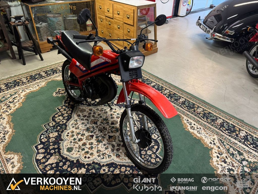 1979 Honda MT-5 Rood VT843