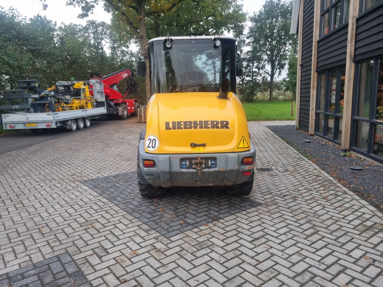 Used LIEBHERR L506C loader with weight of 5 ton