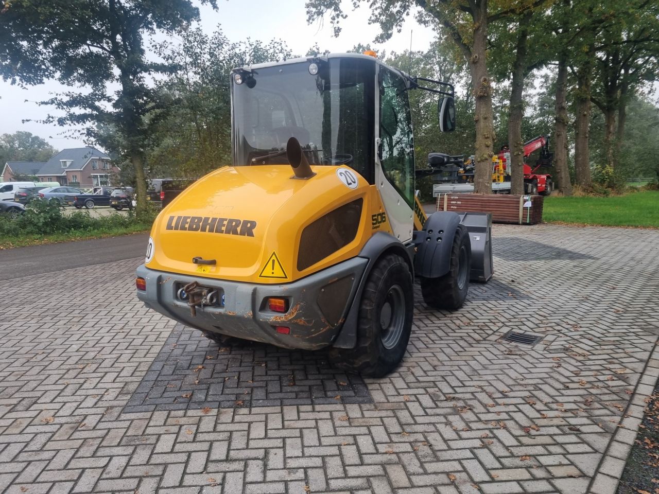 Used LIEBHERR L506C loader with weight of 5 ton