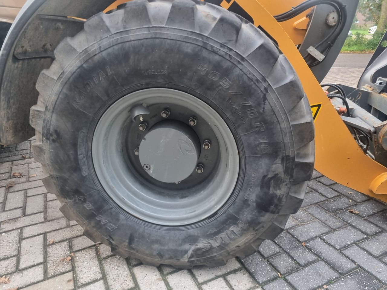 Used LIEBHERR L506C loader with weight of 5 ton