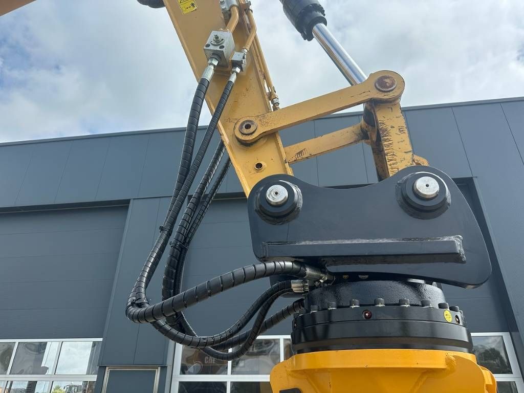 CAT 313 F LGC CAR DISMANTLER