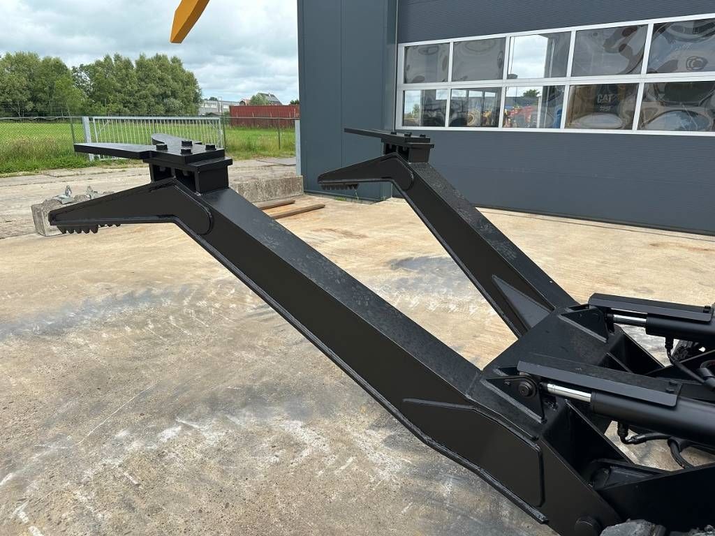 CAT 313 F LGC CAR DISMANTLER