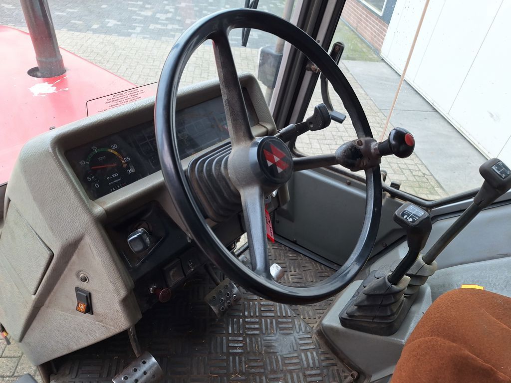 Massey Ferguson 3050 2WD