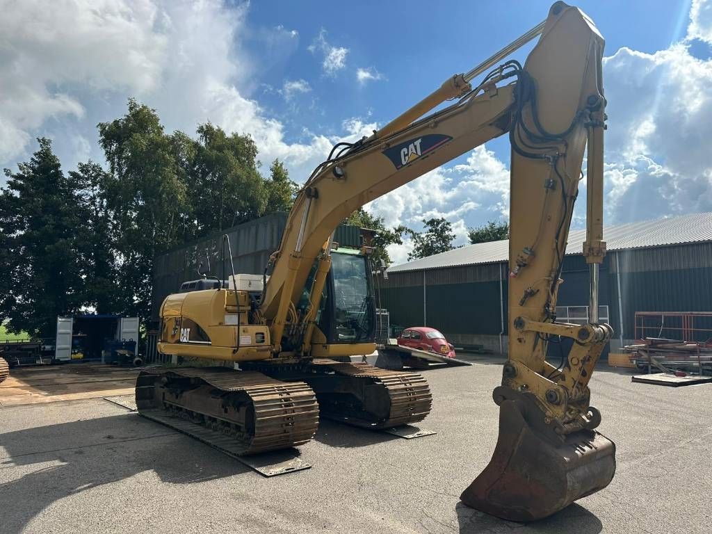 CAT 318 C L - 3066 engine!