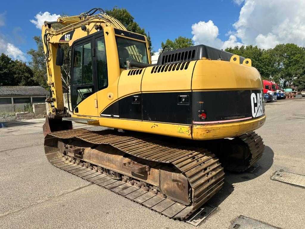 CAT 318 C L - 3066 engine!