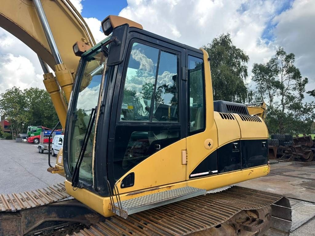 CAT 318 C L - 3066 engine!