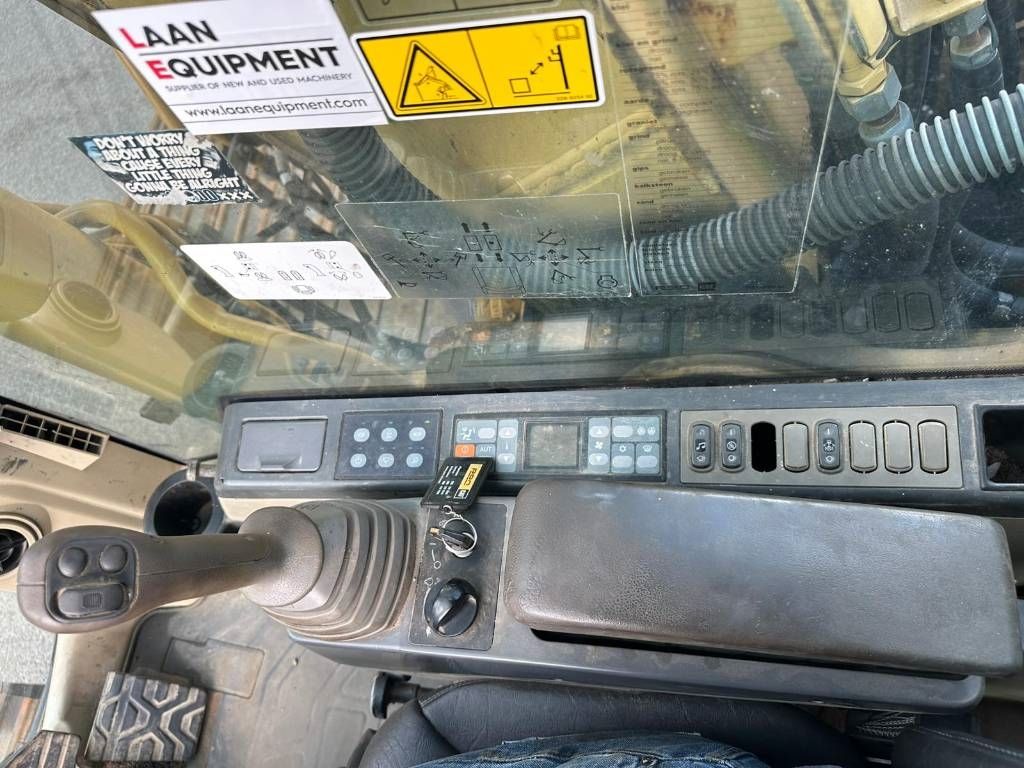 CAT 318 C L - 3066 engine!
