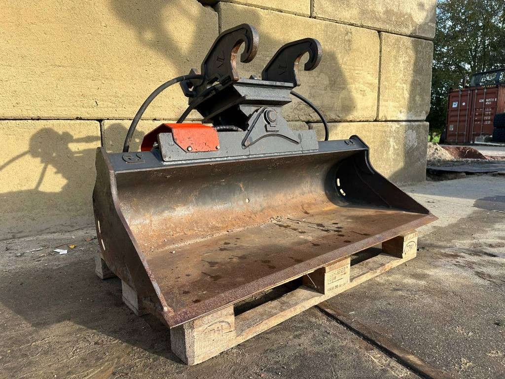 Cangini CW10 2019 tiltbucket kantelbak schwenklöffel almost new