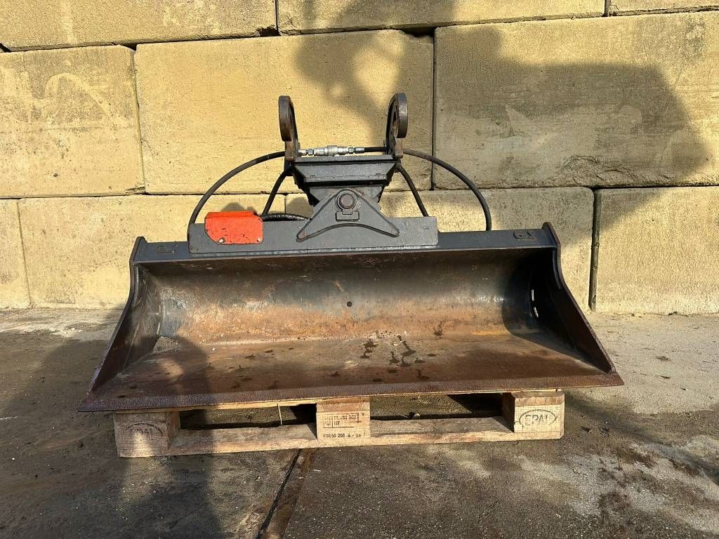 Cangini CW10 2019 tiltbucket kantelbak schwenklöffel almost new