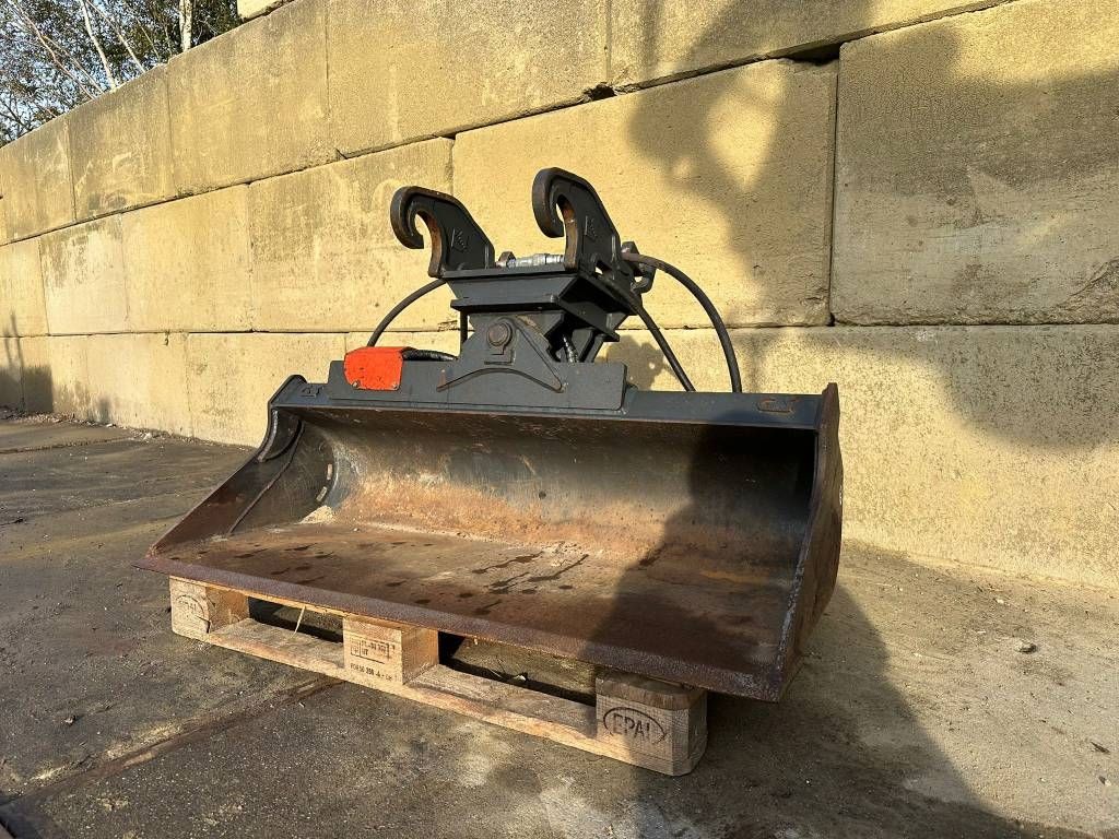 Cangini CW10 2019 tiltbucket kantelbak schwenklöffel almost new