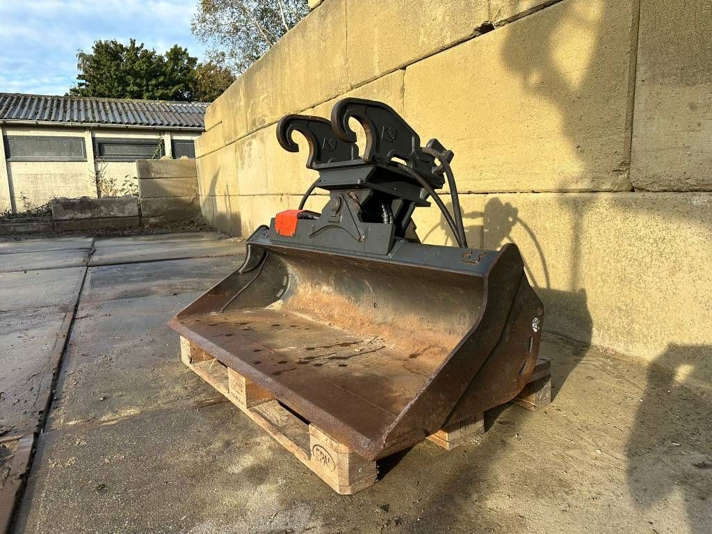 Cangini CW10 2019 tiltbucket kantelbak schwenklöffel almost new